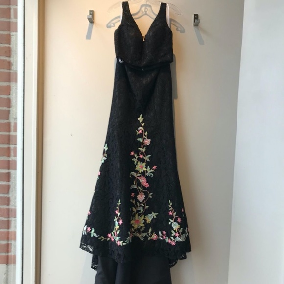 Sherri Hill Floral Two-Piece Gown - Picture 8 of 9